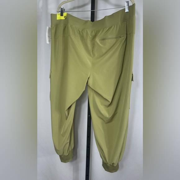 All In Motion Stretch Woven Cargo Jogger - Green - XXL - Picture 6 of 12